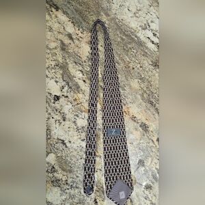 Sophisticated Patterned Men's Tie